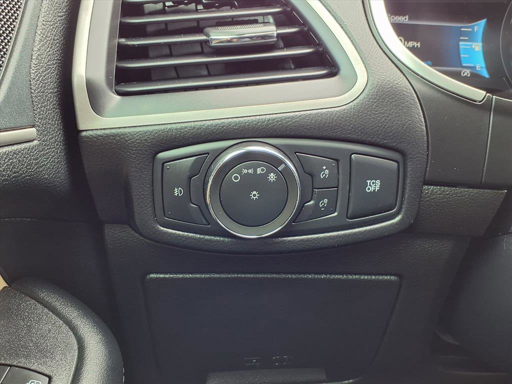 Used 2021 Ford Edge SEL image 11