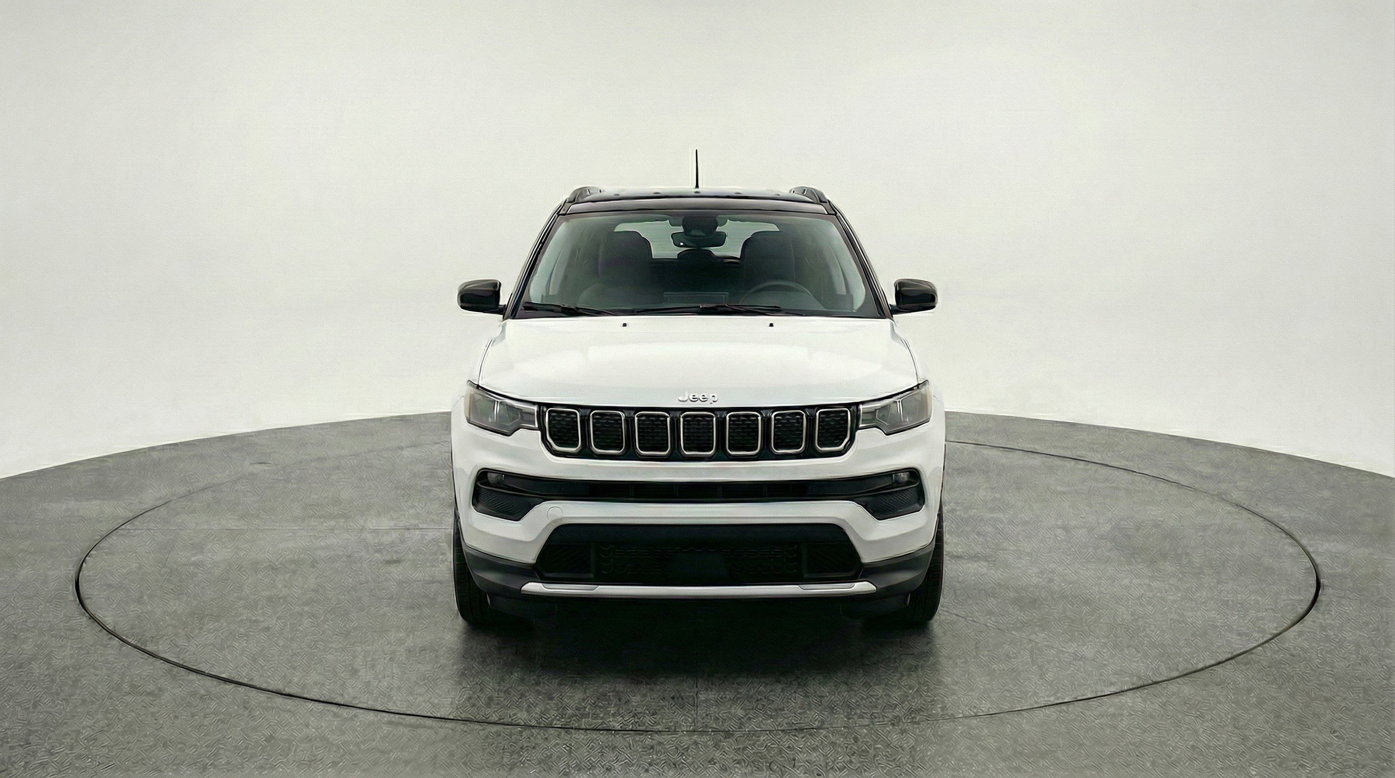 Used 2025 Jeep Compass Limited image 2