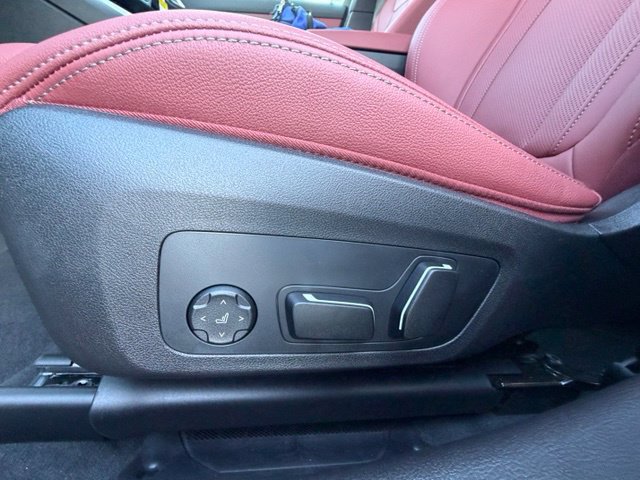 New 2026 BMW 330i Sedan w/ Convenience Package RWD image 16