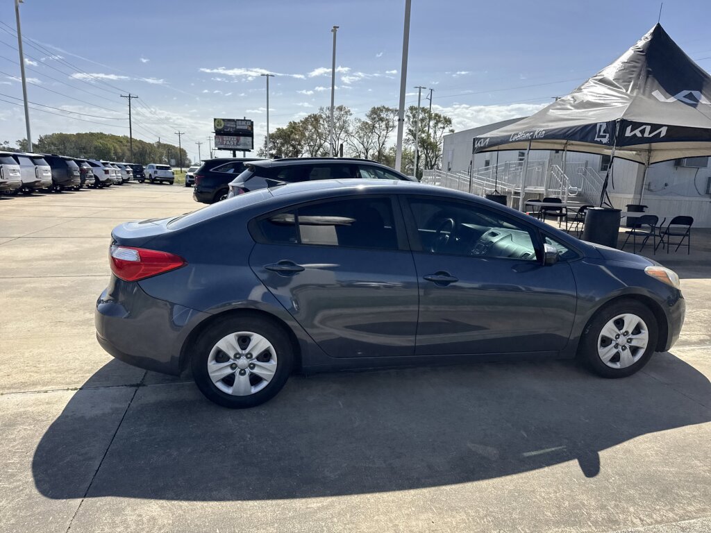 Used 2016 Kia Forte LX image 11