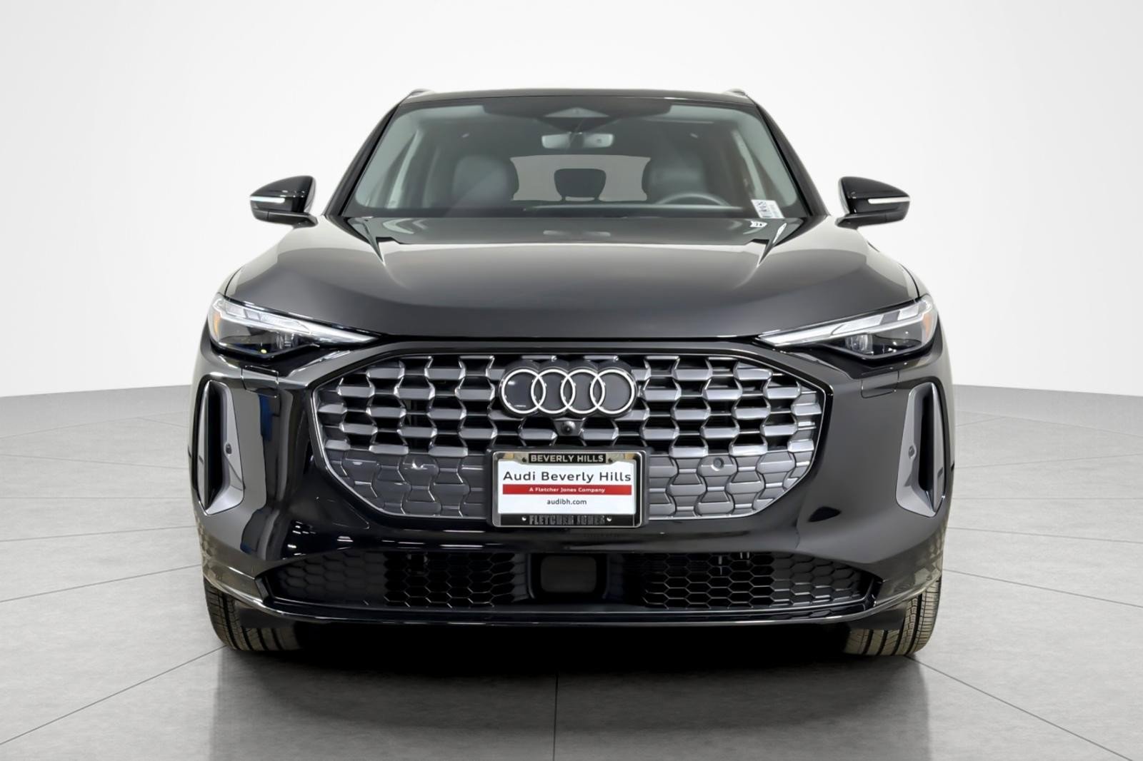 Used 2025 Audi Q5 Premium w/ Convenience Package image 8