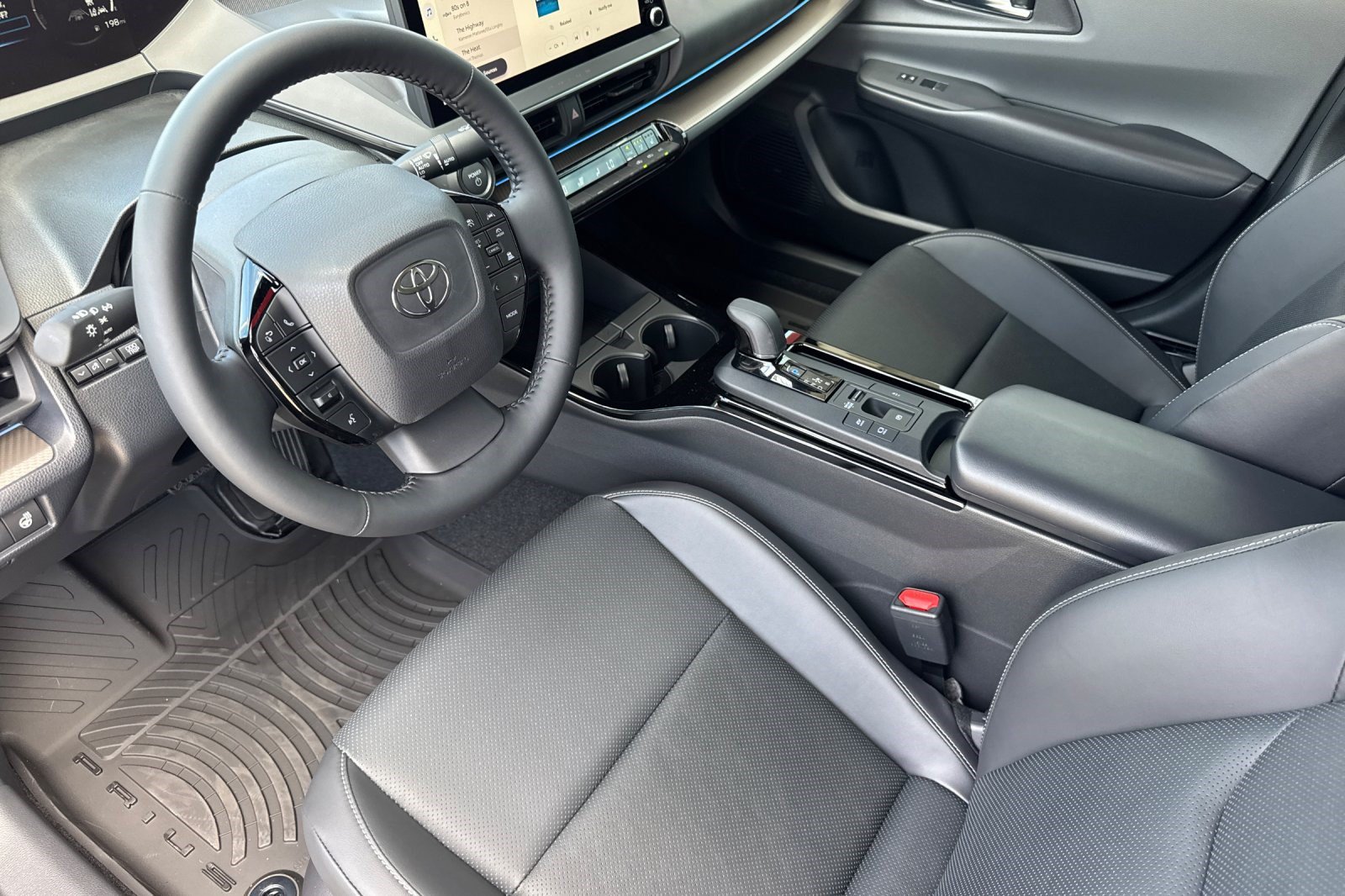 New 2027 Toyota Prius LE AWD/4WD image 4