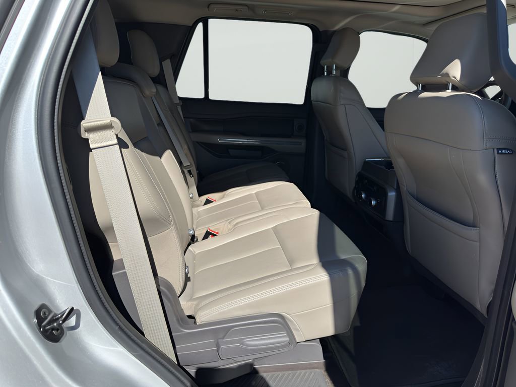 Used 2019 Ford Expedition XLT w/ Equipment Group 202A image 9