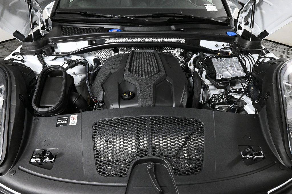New 2026 Porsche Macan AWD image 44