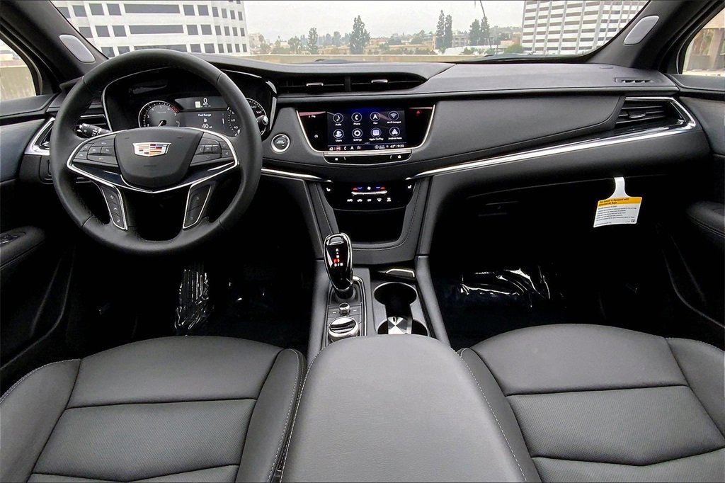 New 2025 Cadillac XT5 Premium Luxury image 6