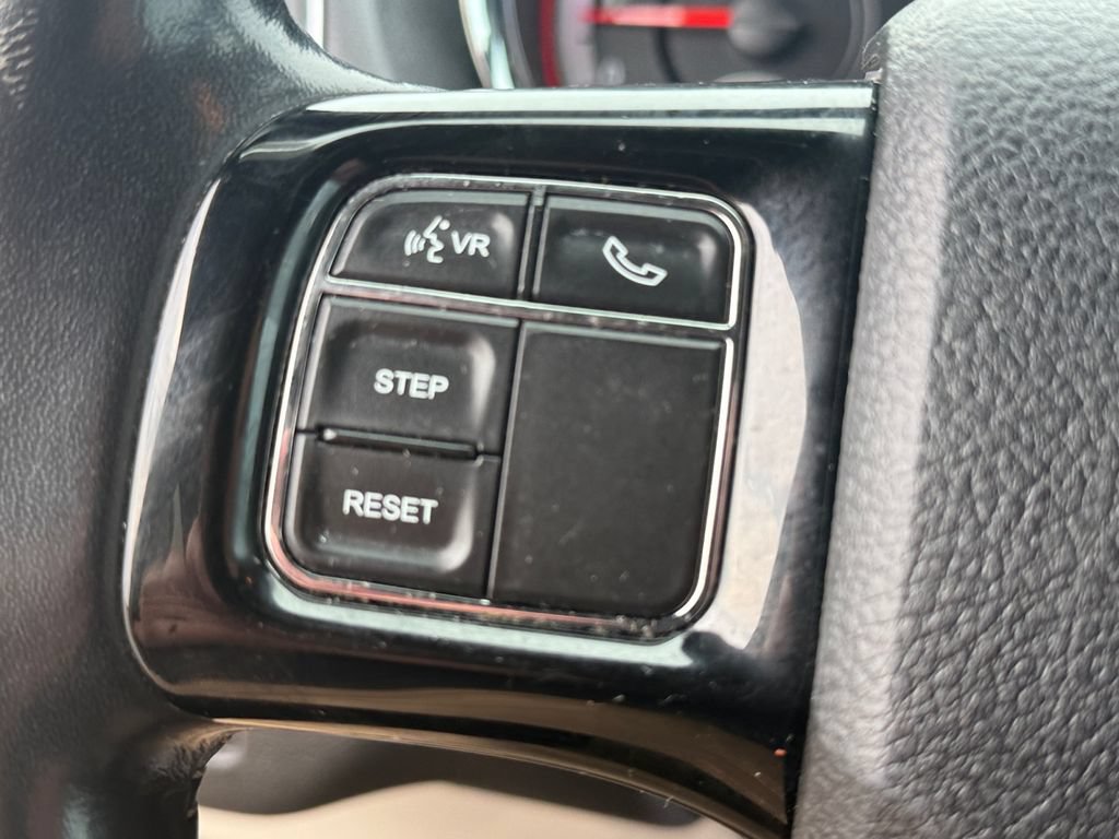 Used 2019 Dodge Grand Caravan SXT FWD image 14