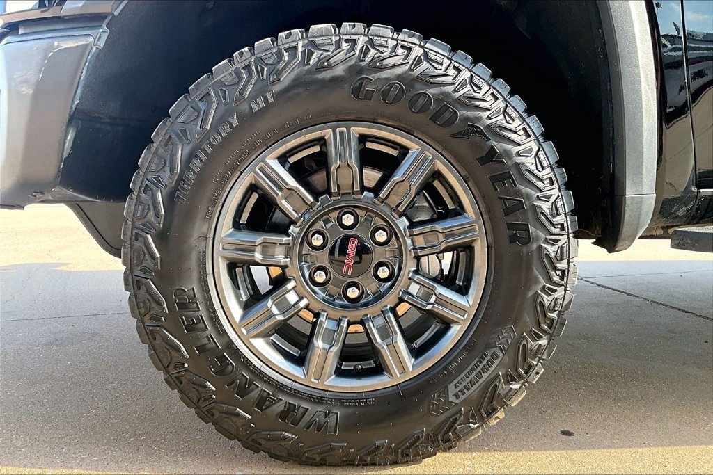 Used 2024 GMC Sierra 1500 AT4X AWD/4WD image 10