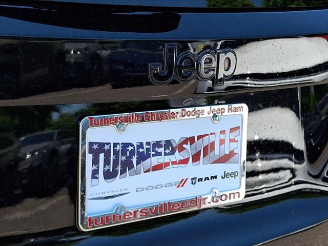 Certified 2023 Jeep Renegade Latitude AWD/4WD image 17