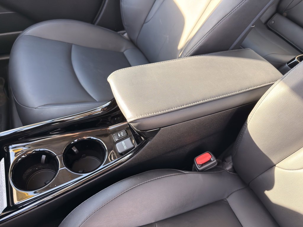 Used 2018 Toyota Prius Prime Premium image 30