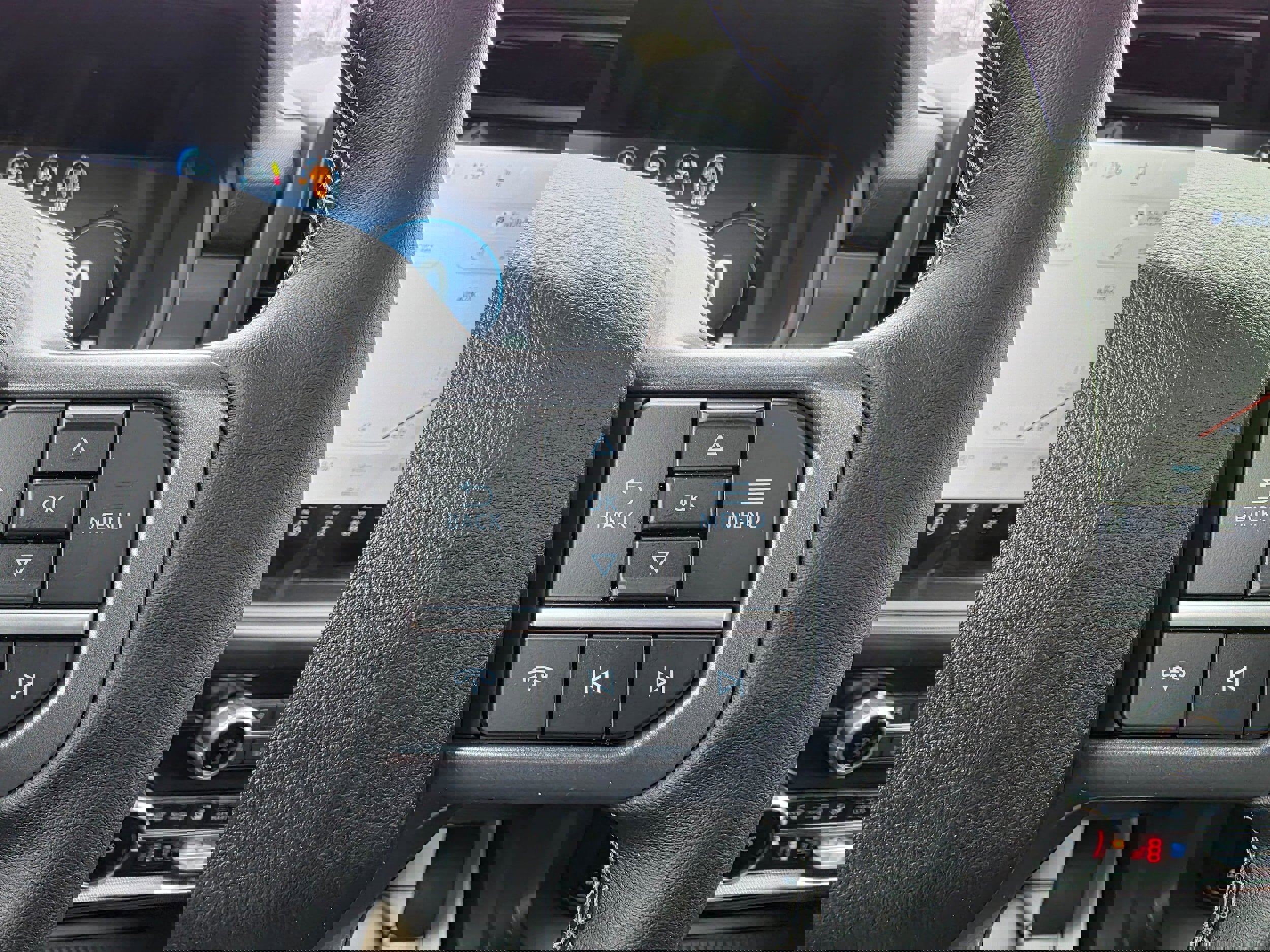 New 2026 Ford F150 Lariat w/ Equipment Group 502A High image 17