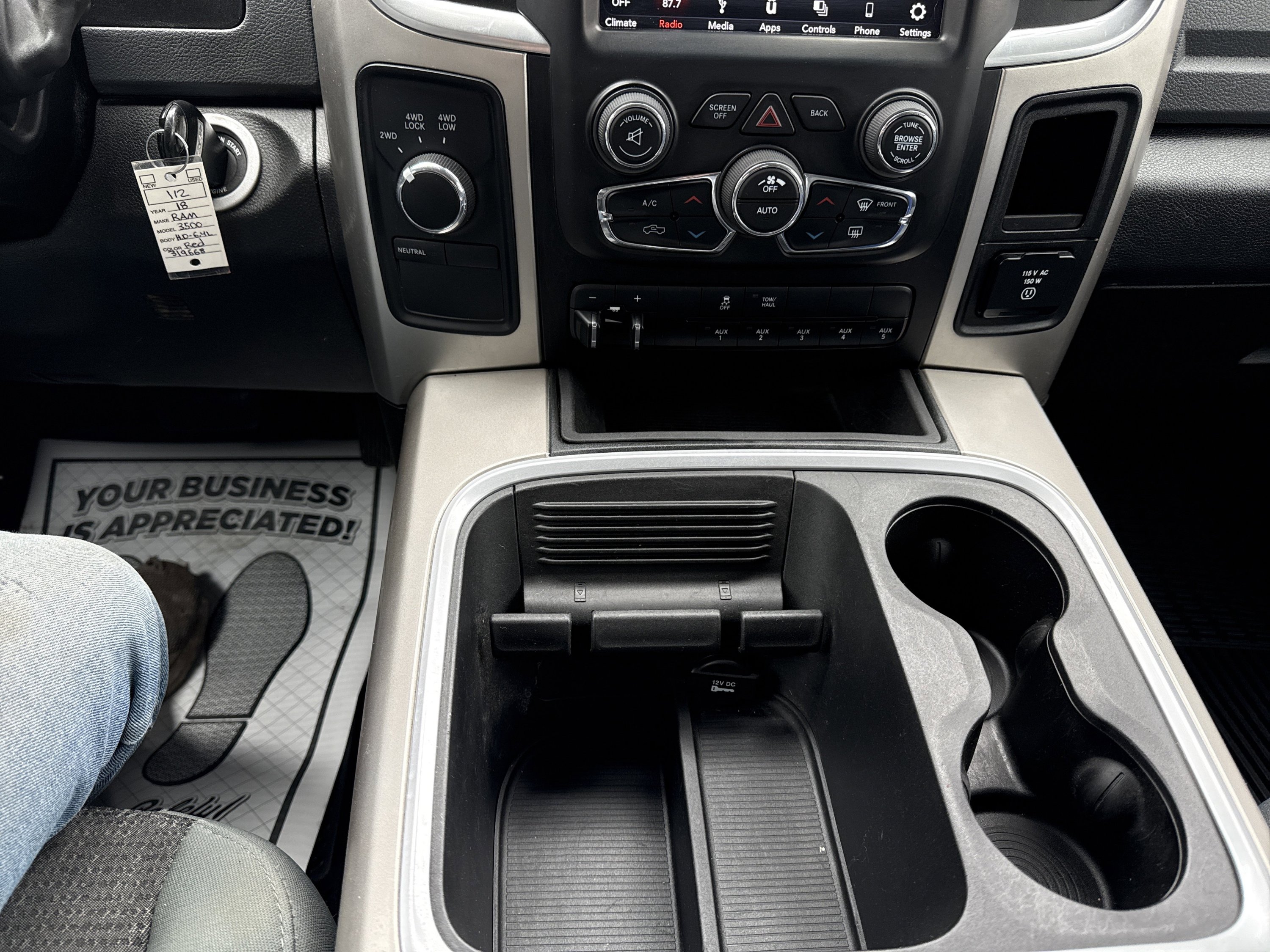 Used 2018 RAM 3500 SLT w/ Luxury Group AWD/4WD image 21