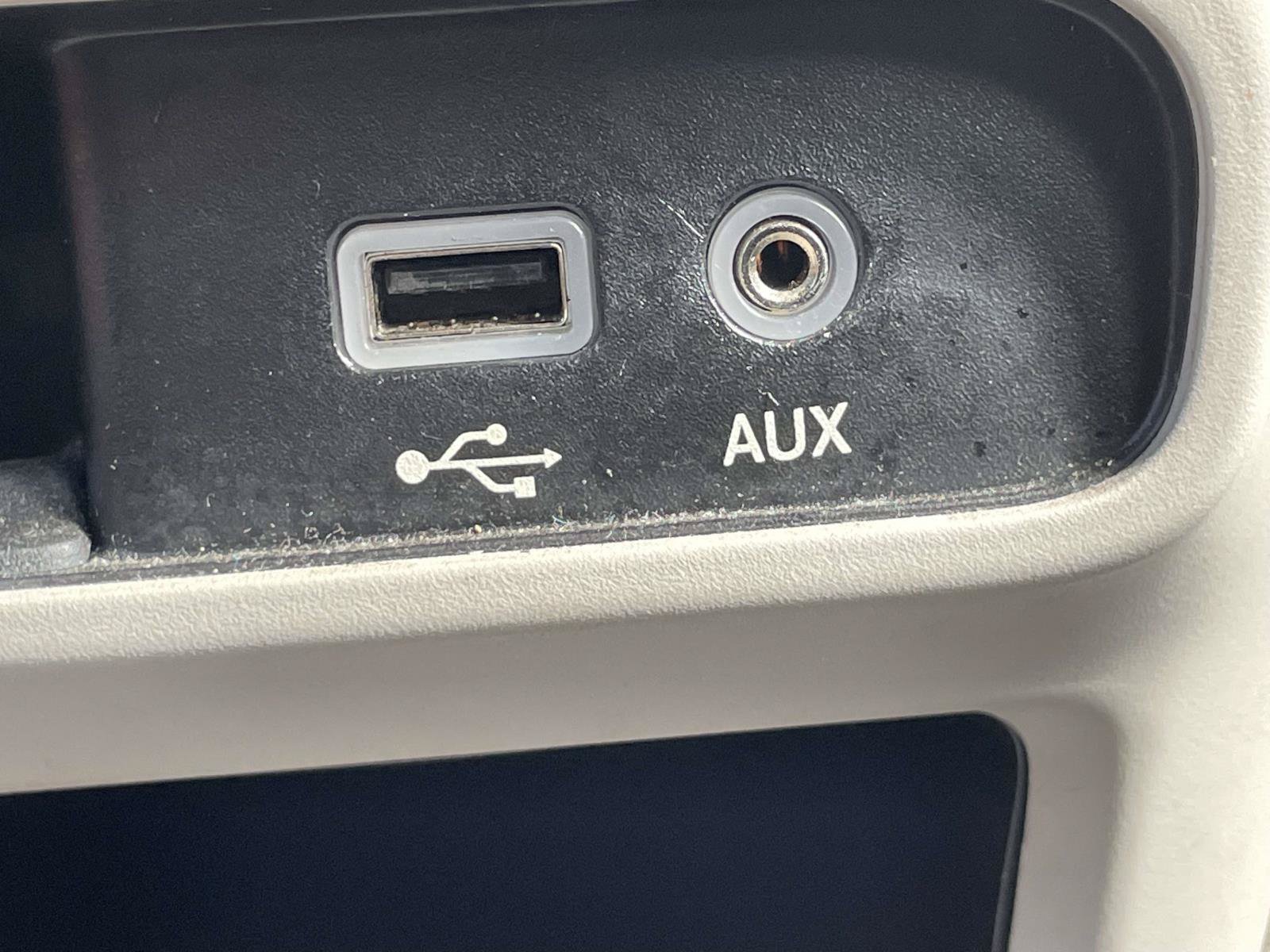 Used 2018 Chrysler Pacifica Touring FWD image 30