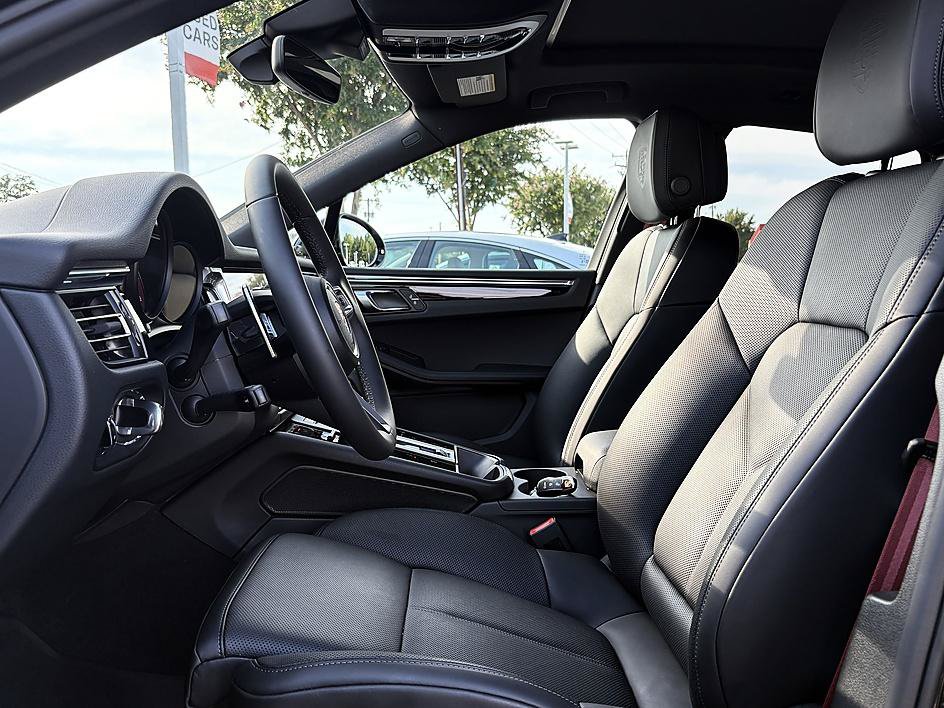 Used 2026 Porsche Macan S AWD/4WD image 9