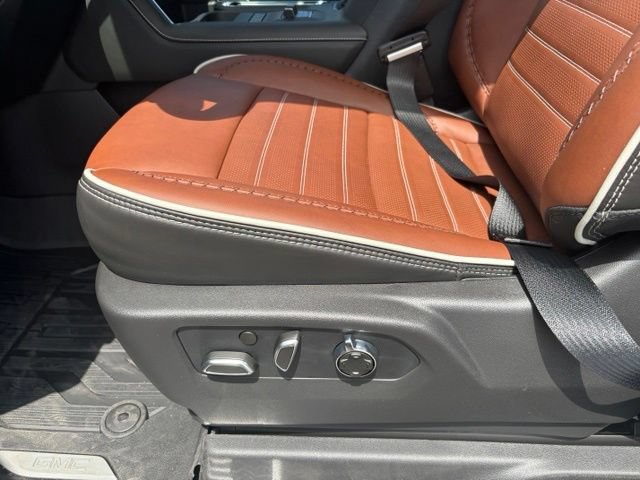 New 2026 GMC Sierra 2500 Denali Ultimate AWD/4WD image 16