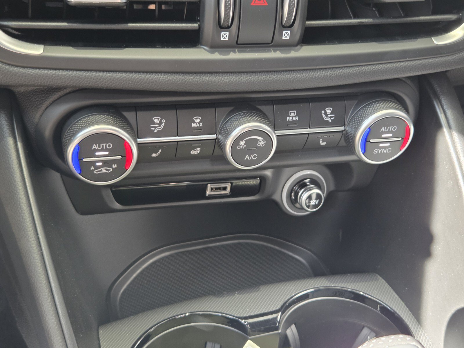 New 2025 Alfa Romeo Giulia w/ Driving Assist Package RWD image 13