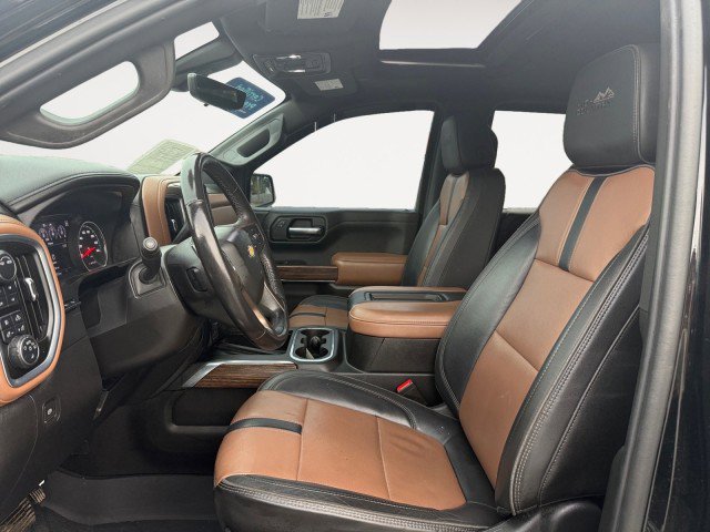 Used 2021 Chevrolet Silverado 1500 High Country w/ Technology Package AWD/4WD image 2