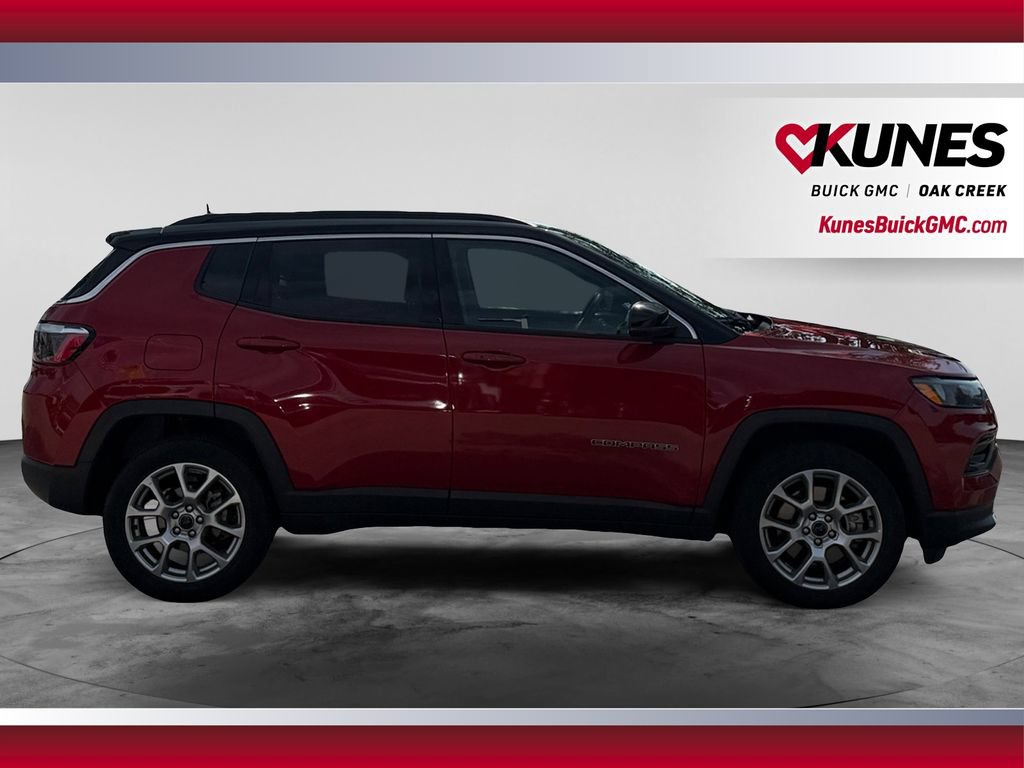 Used 2025 Jeep Compass Limited AWD/4WD image 12