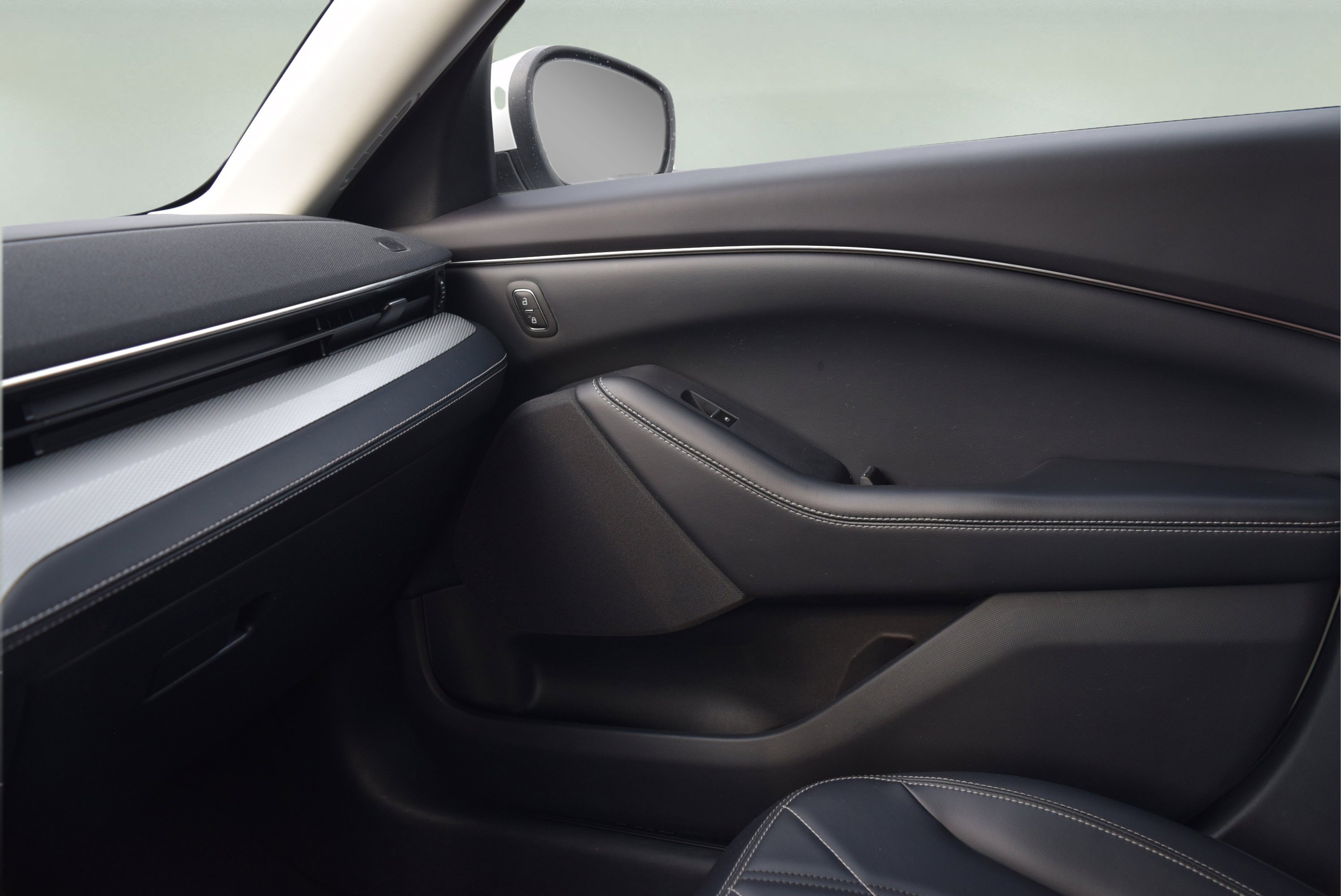 Certified 2022 Ford Mustang Mach-E Select image 14