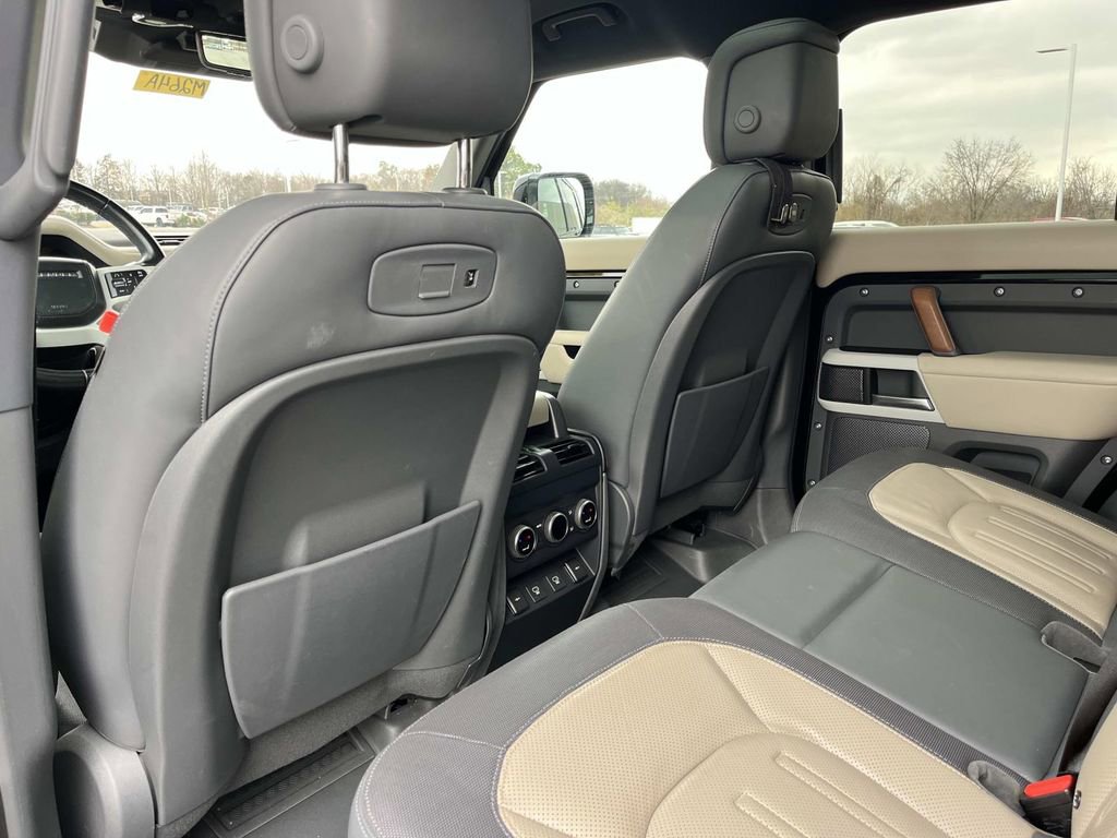 Used 2021 Land Rover Defender 110 X-Dynamic HSE image 20