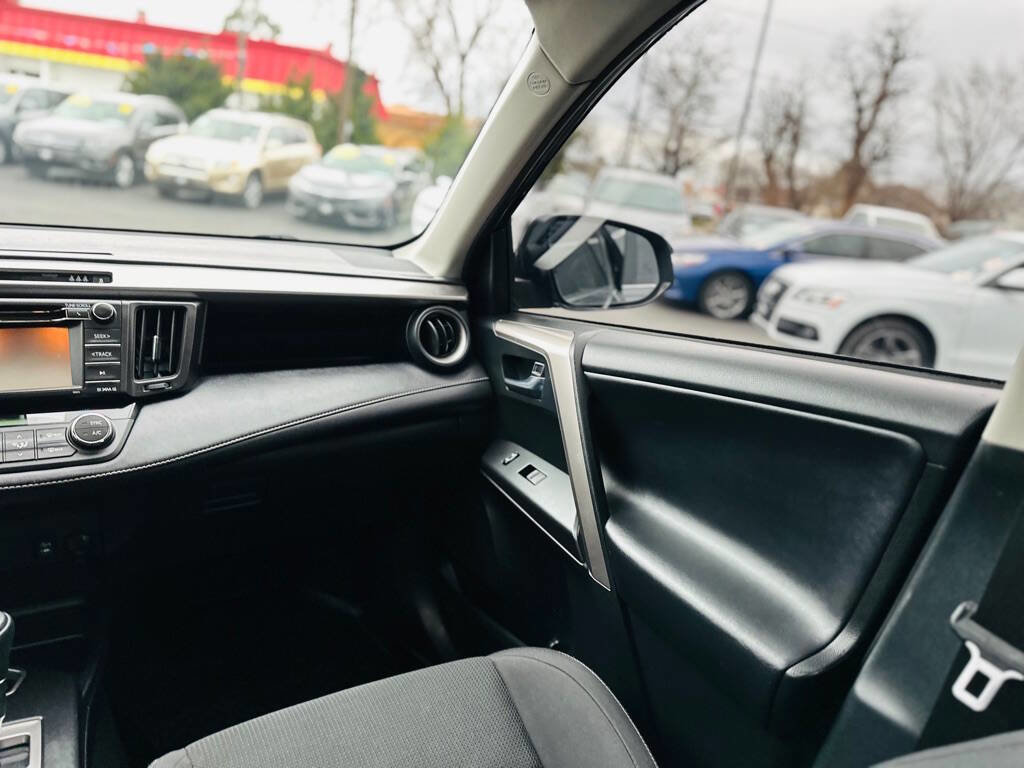 Used 2018 Toyota RAV4 Adventure image 17