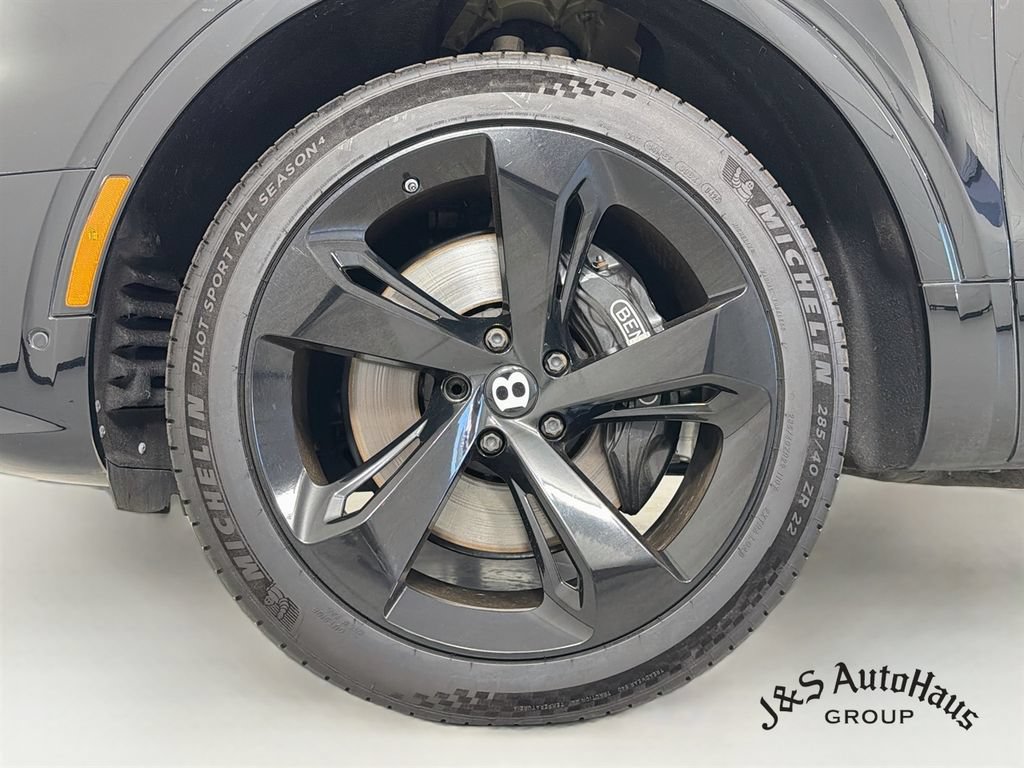 Used 2022 Bentley Bentayga AWD/4WD image 37
