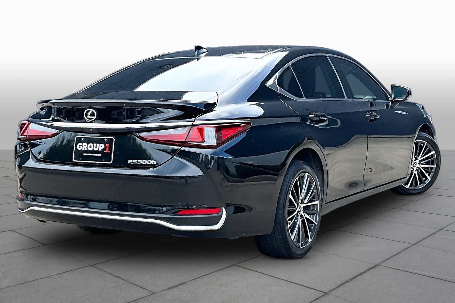 Used 2023 Lexus ES 300h w/ Premium Package FWD image 12
