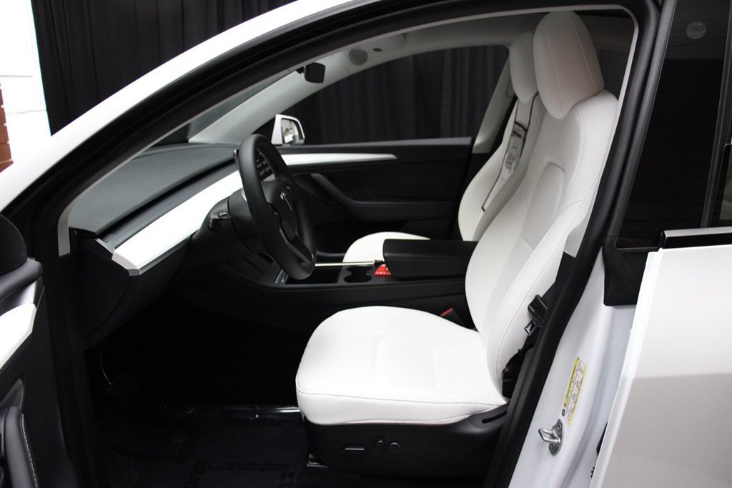 Used 2023 Tesla Model Y Long Range AWD/4WD image 35