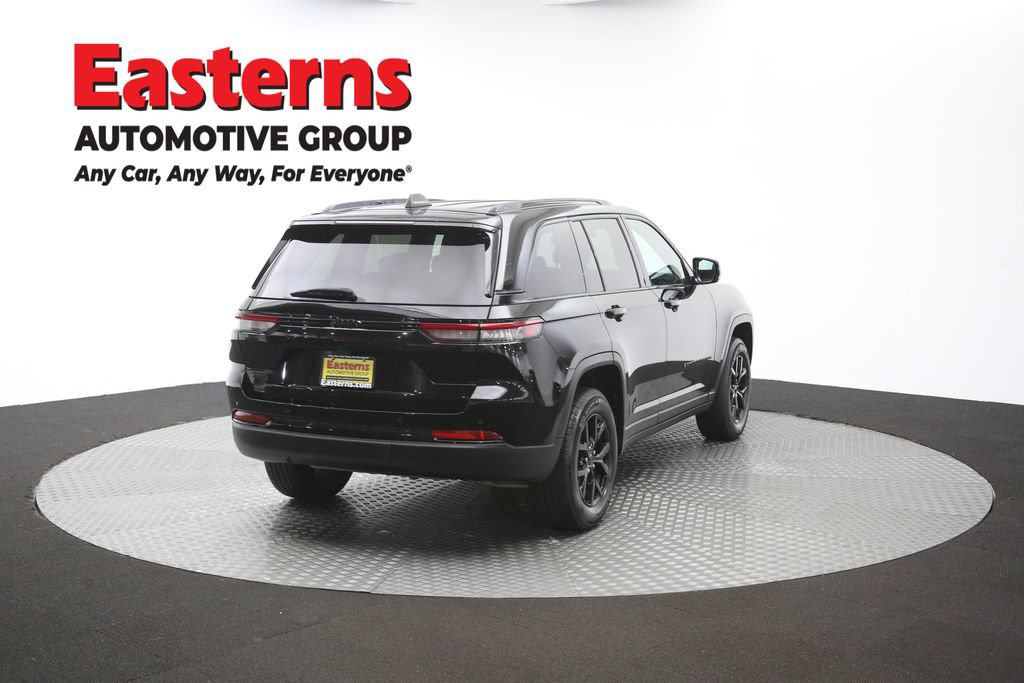 Used 2025 Jeep Grand Cherokee Altitude AWD/4WD image 40