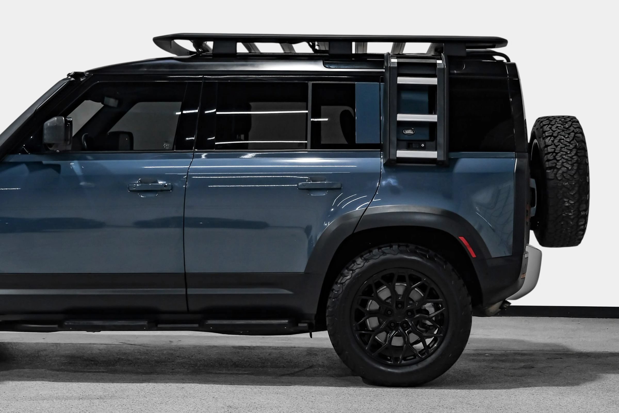Used 2020 Land Rover Defender 110 HSE AWD/4WD image 10