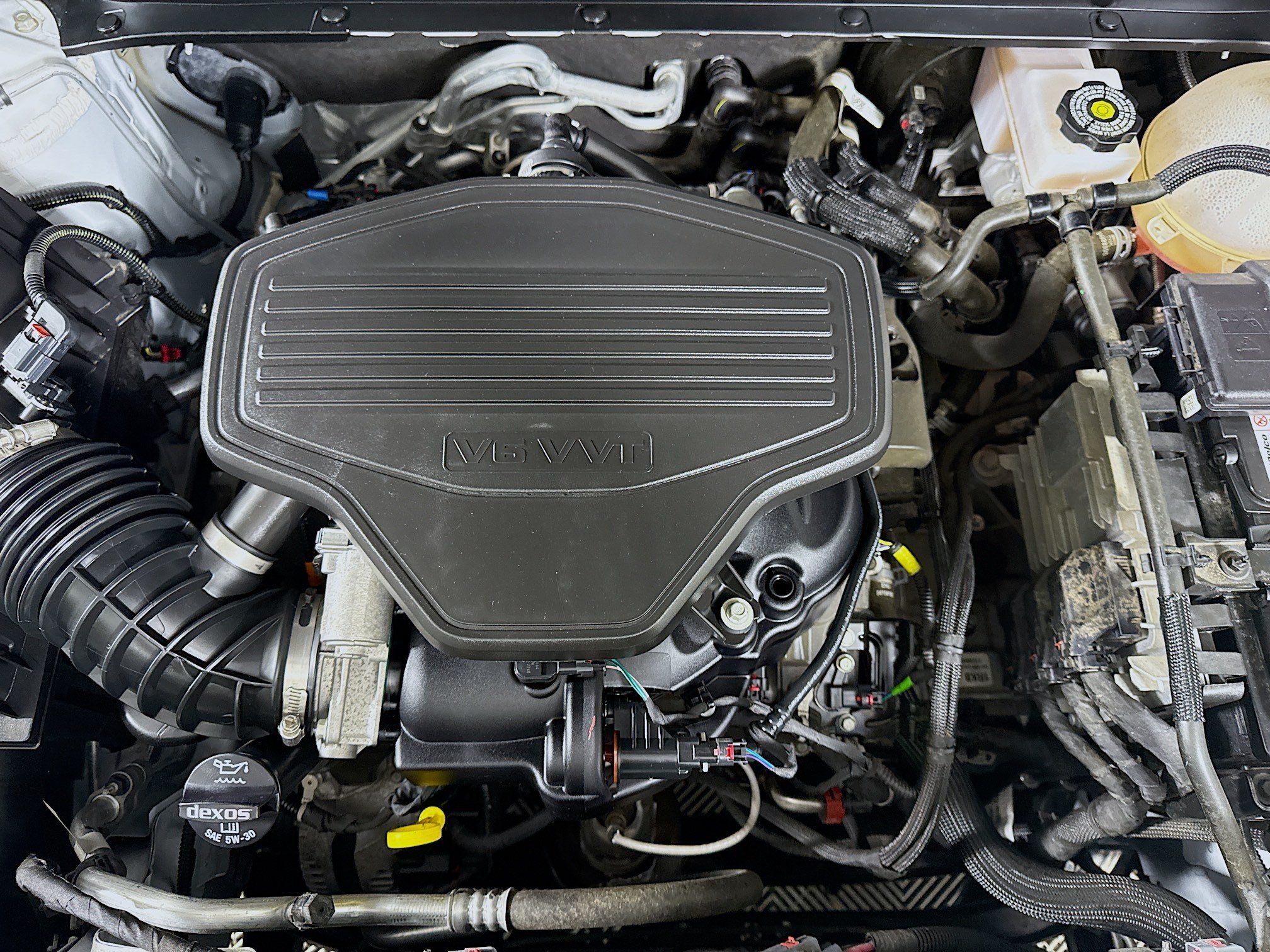 Used 2023 GMC Acadia SLT w/ Preferred Package FWD image 39