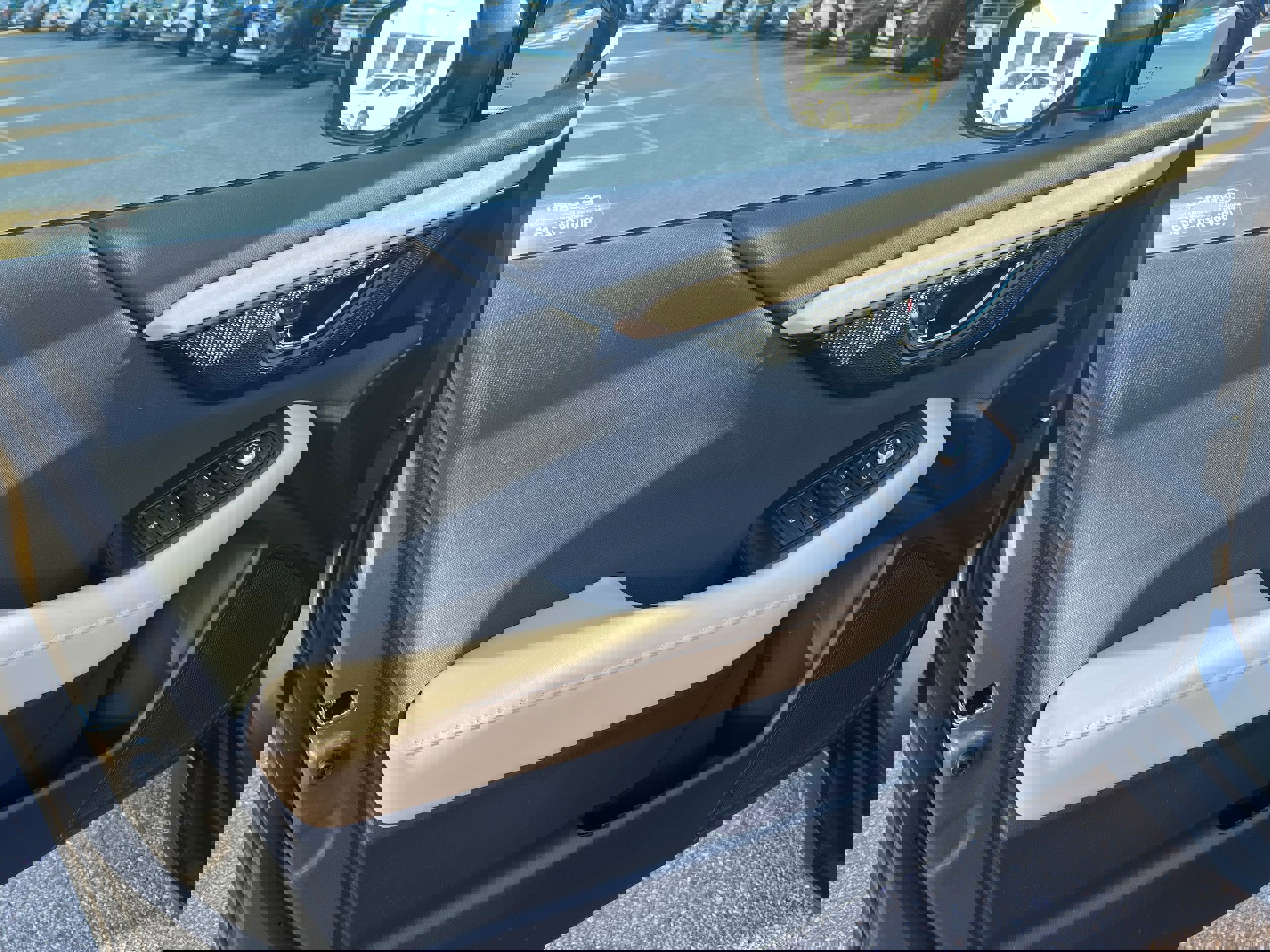 Used 2025 Subaru Outback Premium w/ Popular Package #1A image 17