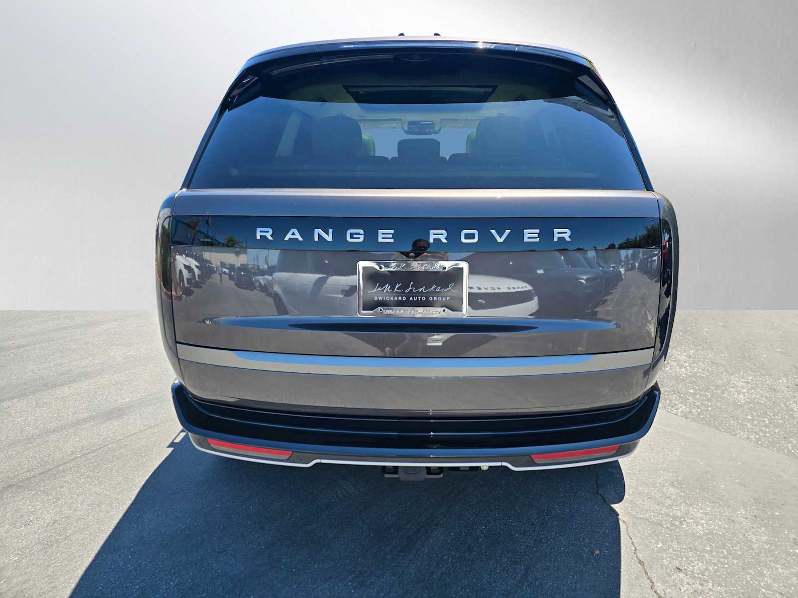 New 2025 Land Rover Range Rover SE image 4