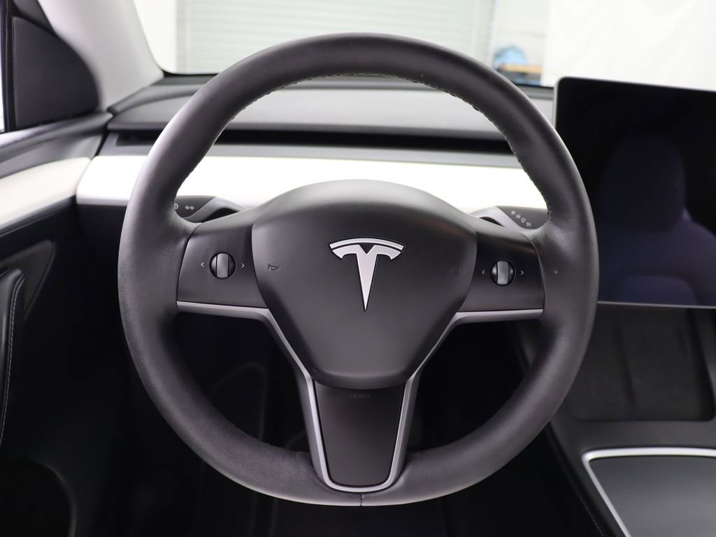 Used 2024 Tesla Model Y Long Range RWD image 15