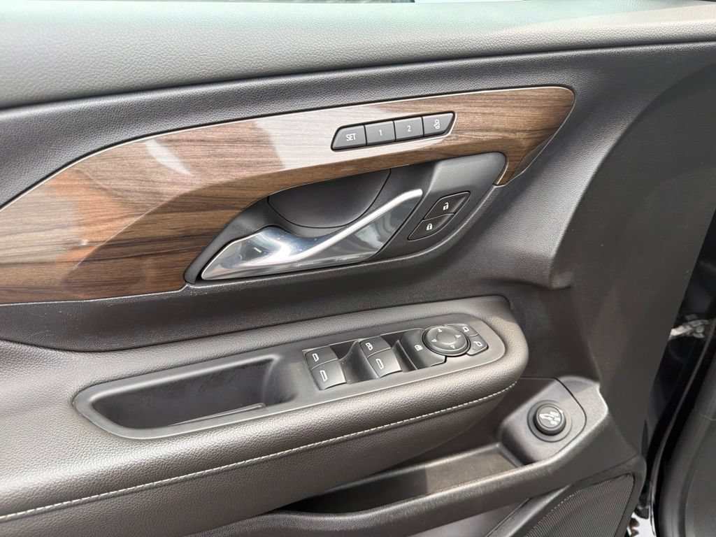 Used 2020 GMC Terrain Denali w/ Denali Premium Package FWD image 27