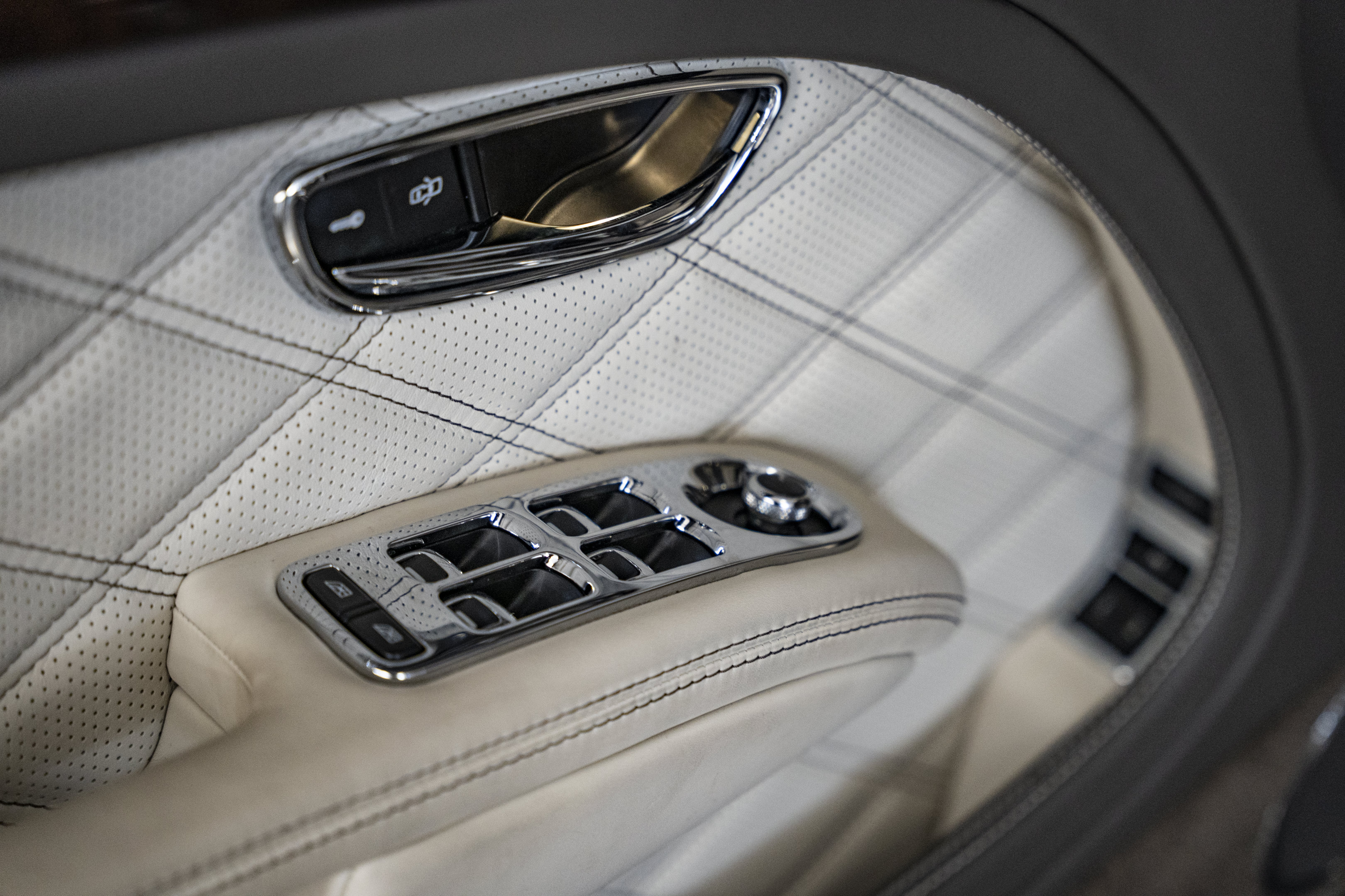Used 2013 Bentley Mulsanne RWD image 27