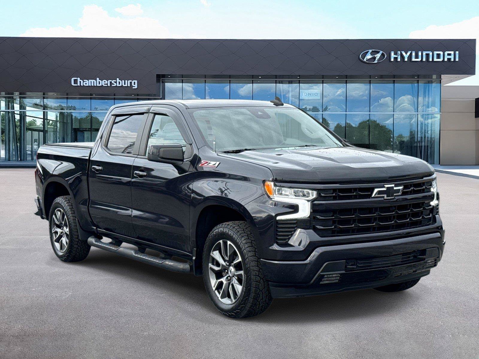 Used 2022 Chevrolet Silverado 1500 RST AWD/4WD image 1