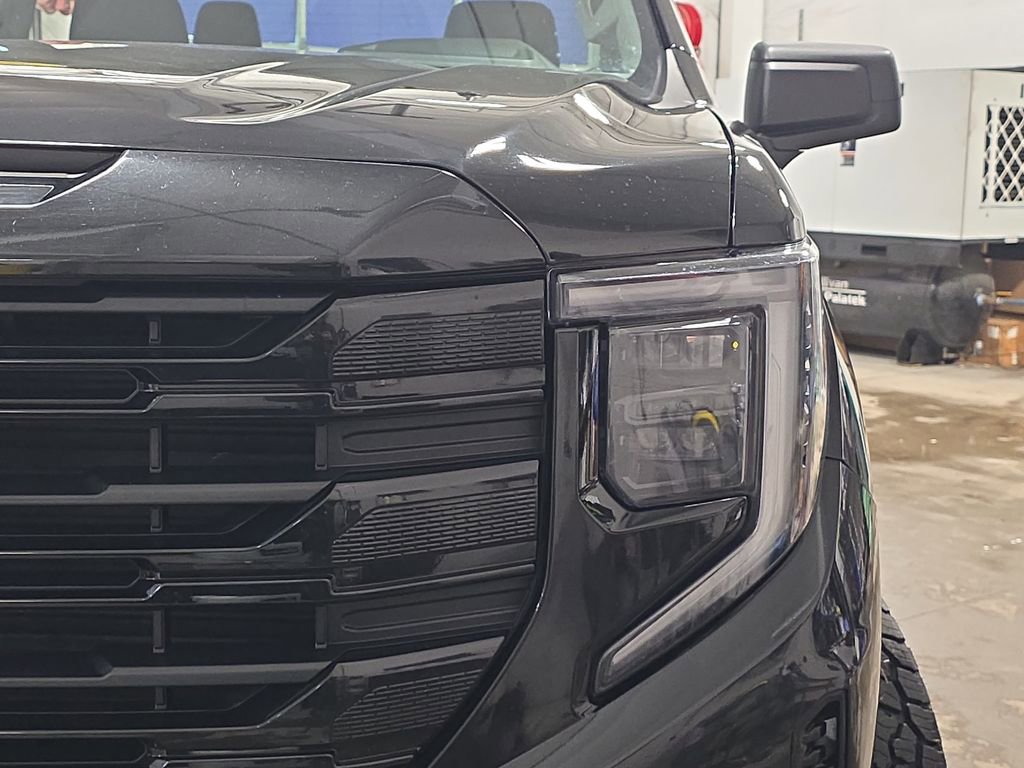 Used 2022 GMC Sierra 1500 Elevation image 30