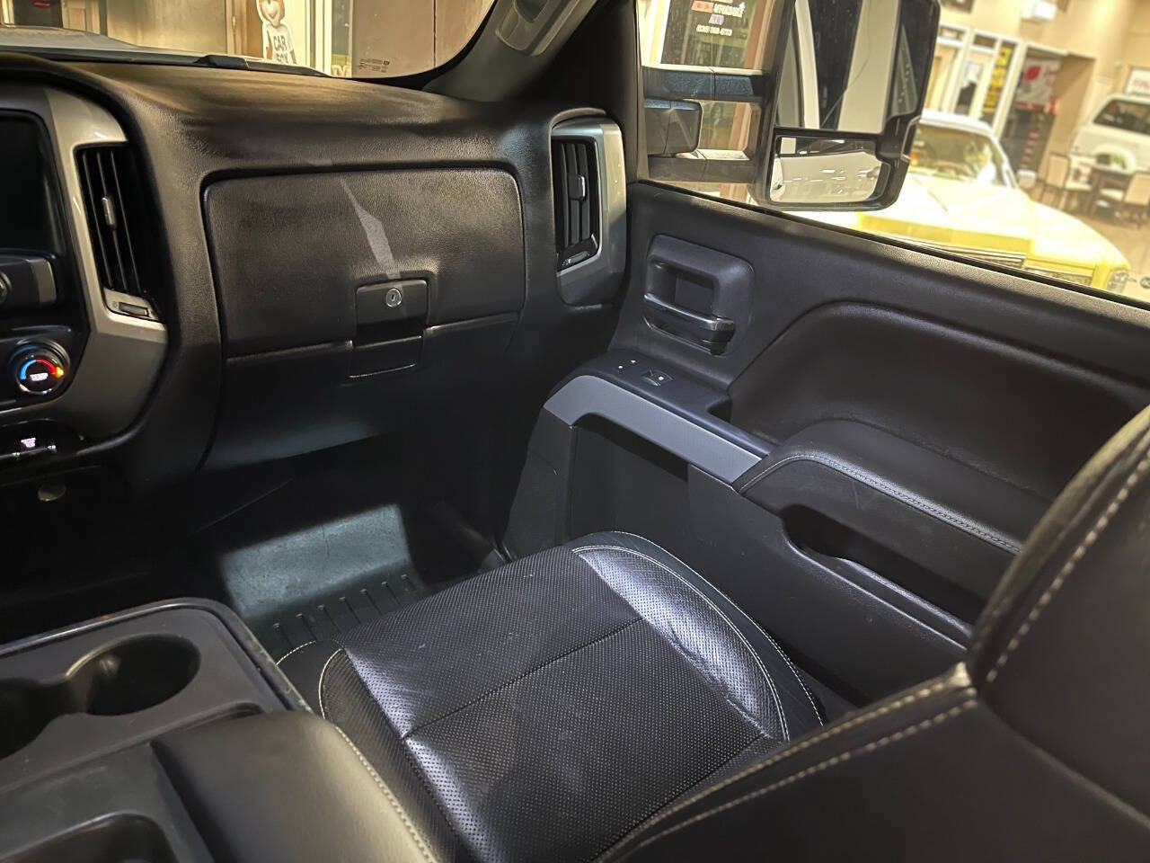 Used 2017 Chevrolet Silverado 2500 LT w/ Z71 Package, Off-Road AWD/4WD image 16