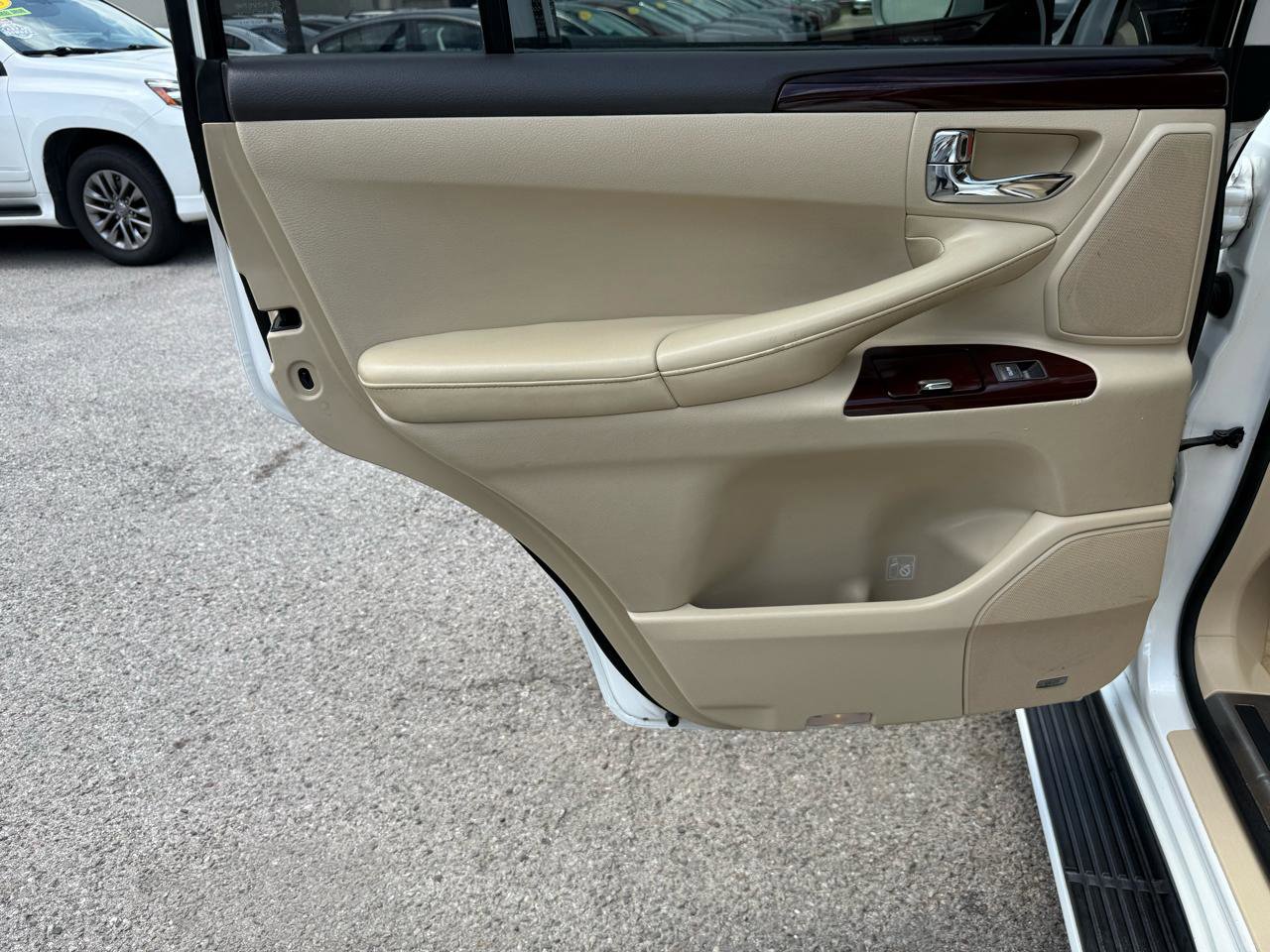 Used 2015 Lexus LX 570 4WD image 21
