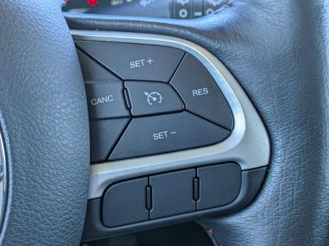 Used 2019 Jeep Renegade Trailhawk AWD/4WD image 23