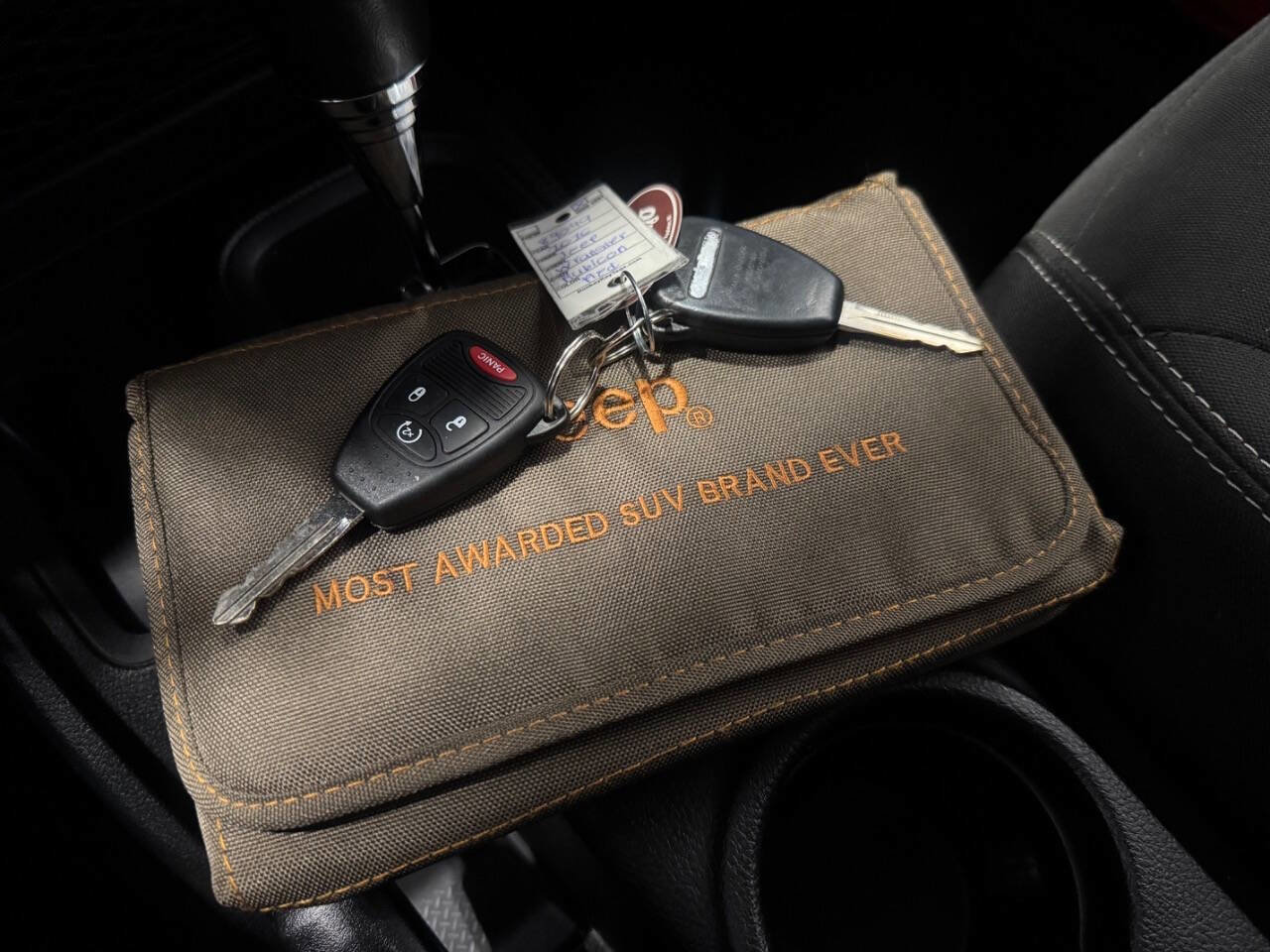 Used 2016 Jeep Wrangler Unlimited Rubicon w/ Connectivity Group image 33