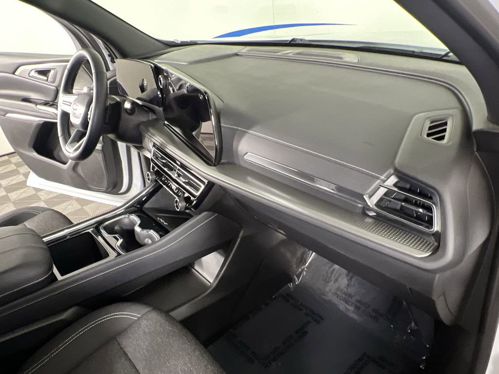 Certified 2025 Chevrolet Traverse LT w/ Sun and Wheel Package image 30