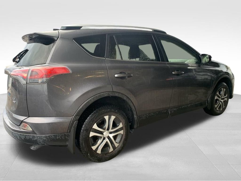 Used 2016 Toyota RAV4 LE image 5