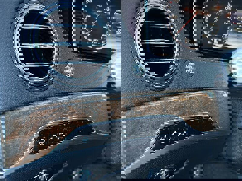 Used 2015 Mercedes-Benz S 550 Sedan image 26