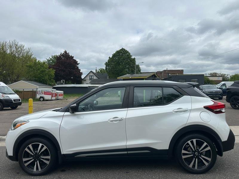Used 2019 Nissan Kicks SR w/ SR Premium Package FWD image 5