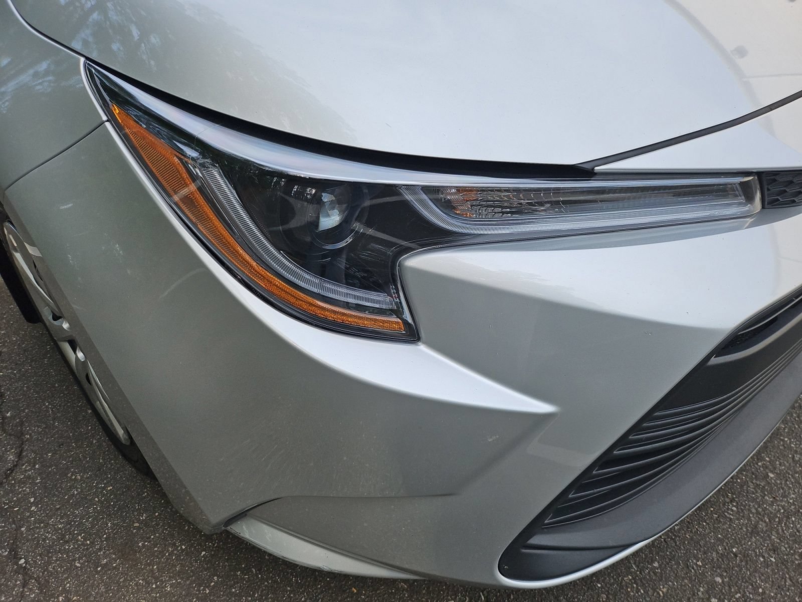 Used 2025 Toyota Corolla LE FWD image 13