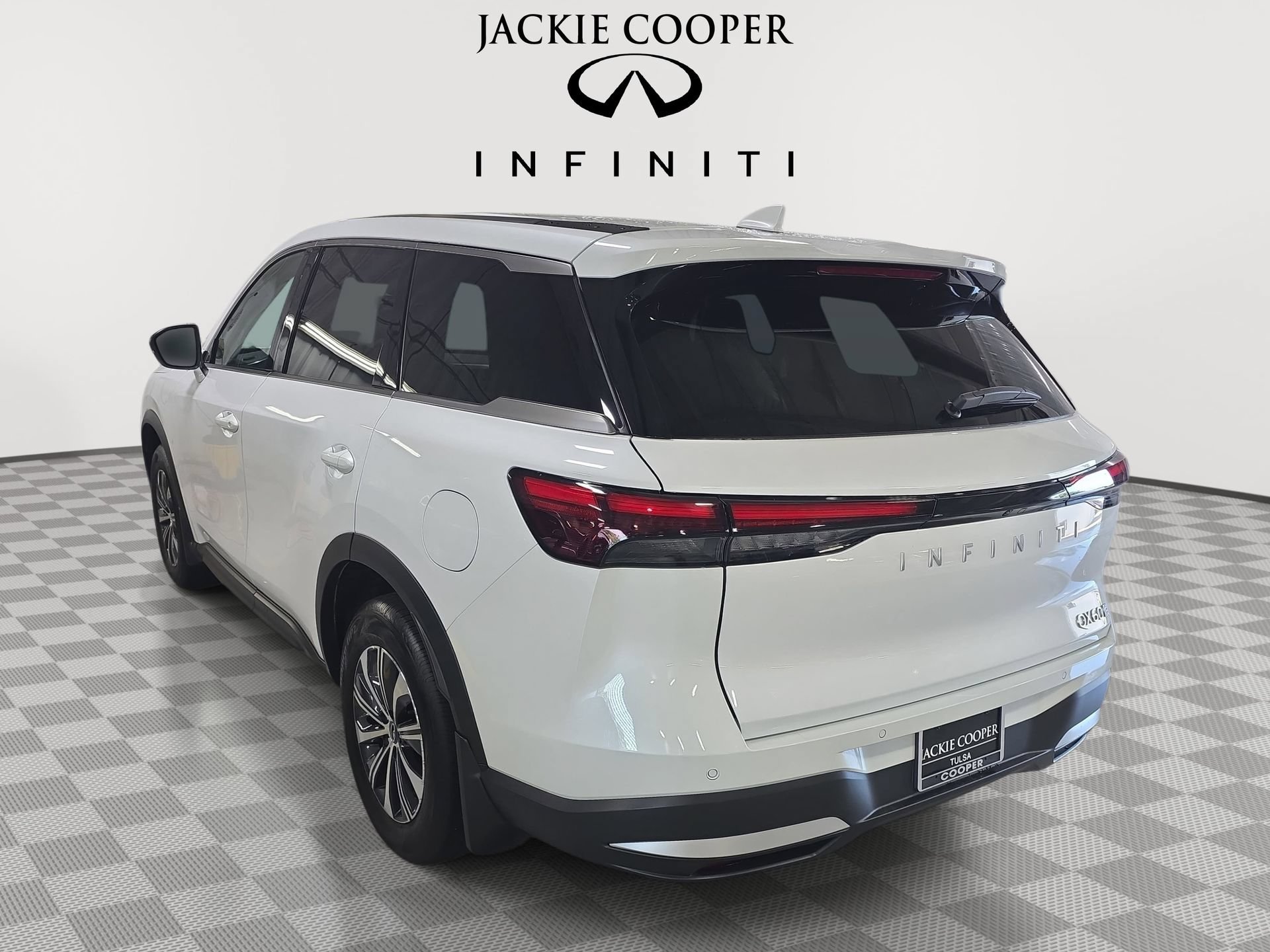 Used 2026 INFINITI QX60 Pure w/ Cargo Package AWD/4WD image 7