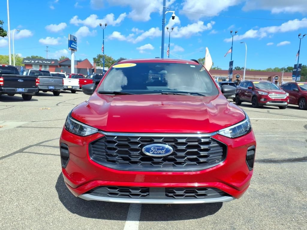 Certified 2024 Ford Escape ST-Line w/ Tech Pack #1 AWD/4WD image 3