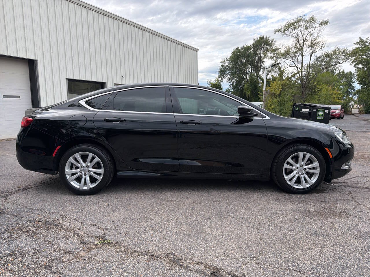 Used 2015 Chrysler 200 Limited w/ Convenience Group FWD image 7