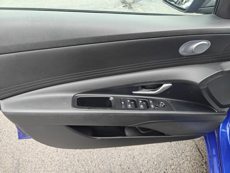 Used 2022 Hyundai Elantra SEL w/ Cargo Package image 12